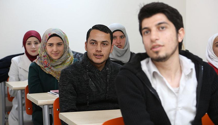 Kendi ülkemizde yabancı olduk