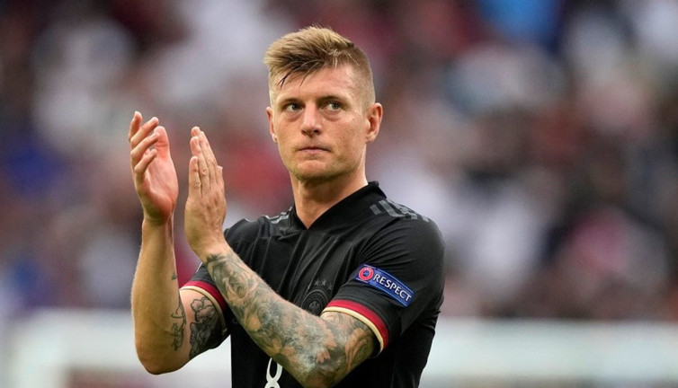Toni Kroos resmen veda etti