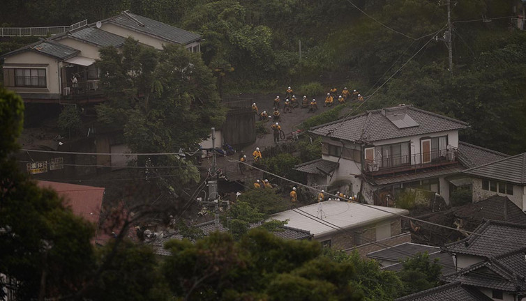 Japonya'daki heyelan ve taşkında 2 kişi öldü 20 kişi kayboldu