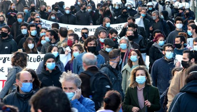 Vakalar komşuda 2 kat arttı. Kısıtlamalar geri geliyor