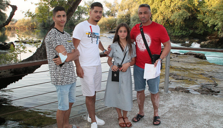 4 günlük tatil için 15 bin lira ödediler otelden içeri giremediler