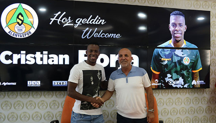Aytemiz Alanyaspor'a Kolombiyalı sol bek