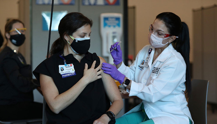 Delta varyantının hızla yayıldığı İsrail'den kritik 3. doz aşı kararı