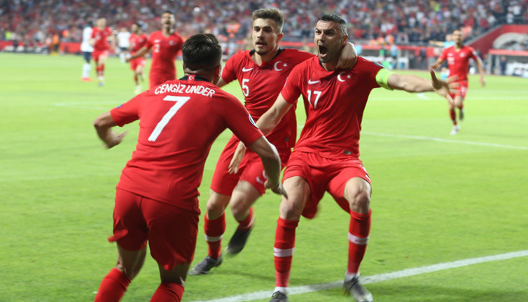 Burak Yılmaz ve Cengiz Ünder, EURO 2020'nin en kötü 11'inde