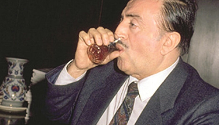 Müsilaj felaketi sonrası bakanların balık yemesi akıllara Çernobil'den sonra çay içen bakanı getirdi