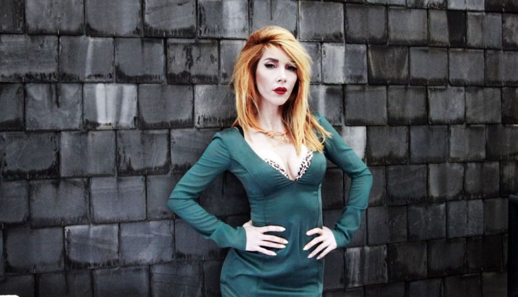 Hande Yener'den üzen haber. Herkesten saklamış