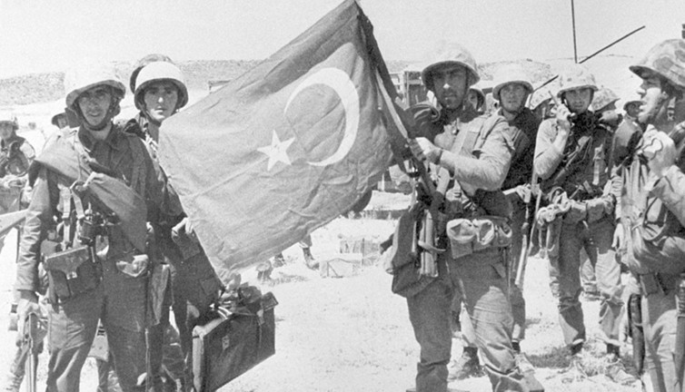 Kıbrıs Barış Harekatı'nın bilinmeyen yönleri. Emekli Kıdemli Albay Çopur Yeniçağ’a anlattı