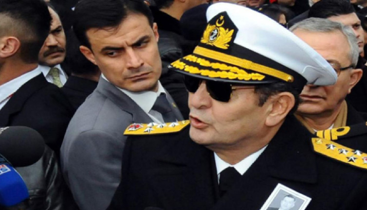 Lojmandan atıldıktan sonra 95 yaşındaki annesinin evine yerleşen amiralin acı günü