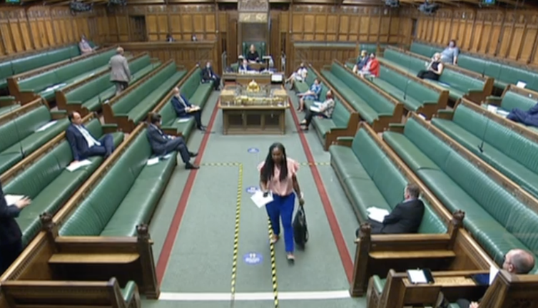 Johnson'u "yalancılıkla" suçlayan milletvekili, oturumdan kovuldu