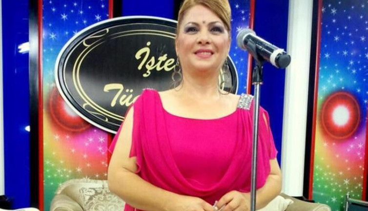 Seni Sevmeyen Ölsün şarkısıyla bir döneme damga vuran ünlü şarkıcıdan kötü haber