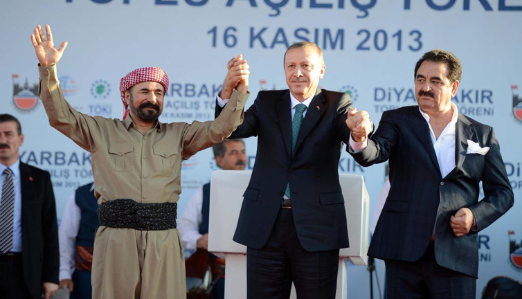 Bir zamanlar Erdoğan'ın elini tutup türkü söylüyordu. Şimdi ise ''En büyük Düşmanımız'' dedi