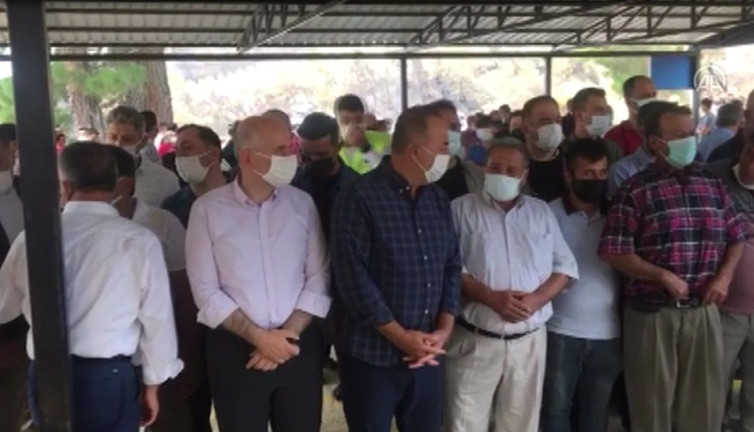 Manavgat'taki yangında ölen çiftin cenazeleri toprağa verildi