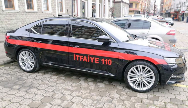 Yangın uçağı yok ama makam aracı gibi itfaiye öncü aracı var