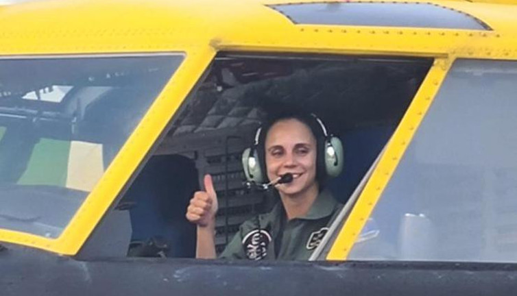 İspanya'dan gelen kadın Teğmen yangın söndürme uçağı ile gönülleri fethetti