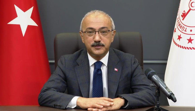 Bakan Elvan, Demirören Grubu’nun Ziraat Bankası’ndan aldığı 750 milyon dolarlık kredi için “müşteri sırrı” dedi