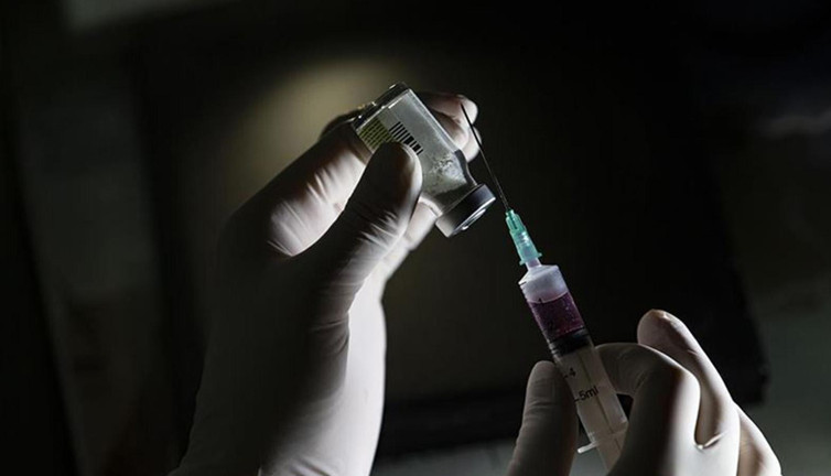 9 bin kişiye korona aşısı yerine tuzlu su enjekte etti