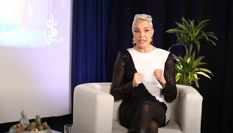 Deniz Akkaya tepkilere aldırış etmedi! ''Çirkin ve şişman insanlarla'' neden görüşmediğini anlattı