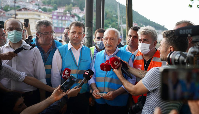 Yürek dağlayan diyalog: En azından bir mezarları olsun