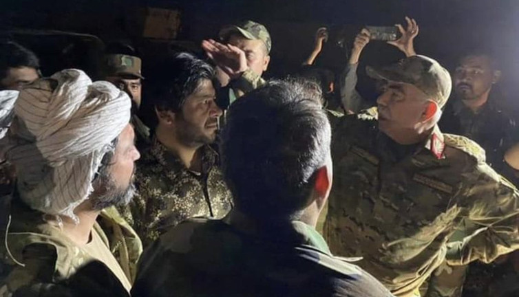 Üst düzey yetkililer Özbekistan’a kaçıyor: Taliban, Mezar-ı Şerif'i de ele geçirdi