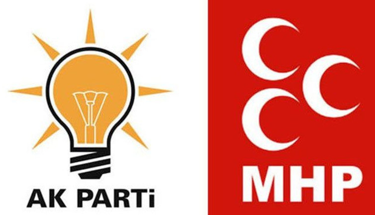 Türk siyasi tarihinde görülmemiş olay: AKP'de delege, MHP'de yönetici