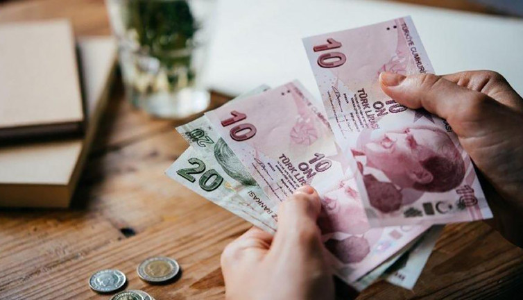 Memur ve emeklilerin zam oranları belli oluyor. Hükümet ile sendikalar arasında son raund