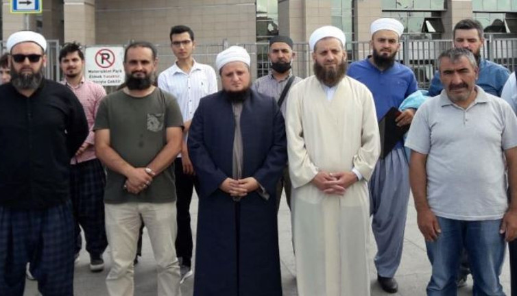 Şikayetçi oldular, hedef gösterdiler! Oğuzhan Uğur ile tarikatçılar arasında bomba gelişme