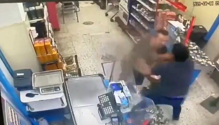 A-101'de büyük skandal. Kadın ne yapacağını şaşırdı