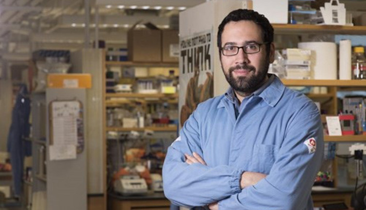 Harvardlı Doçent Dr. Emrah Altındiş çok üzüldüm diyerek uyardı. Sonbaharda on binlerce ölüme yol açacak