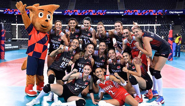 Cumhuriyet'in kadınları çeyrek finalde