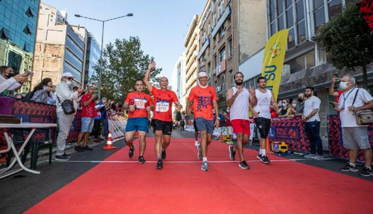 İzmir Yarı Maratonu'nda zafer Kenya ve Etiyopyalı atletlerin