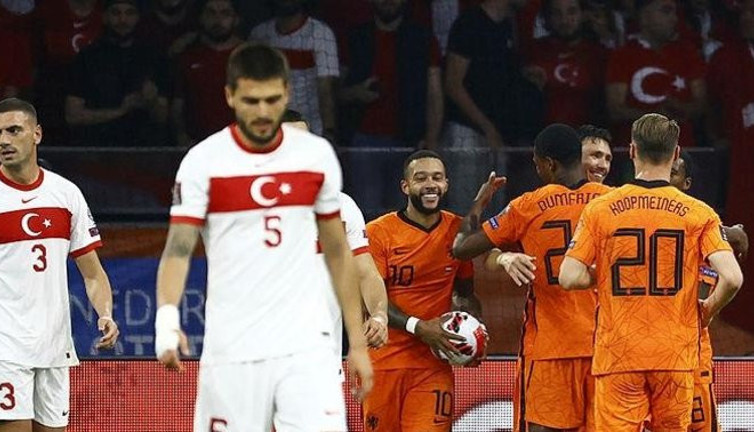 Milliler farklı mağlup: Hollanda 6 - 1 Türkiye