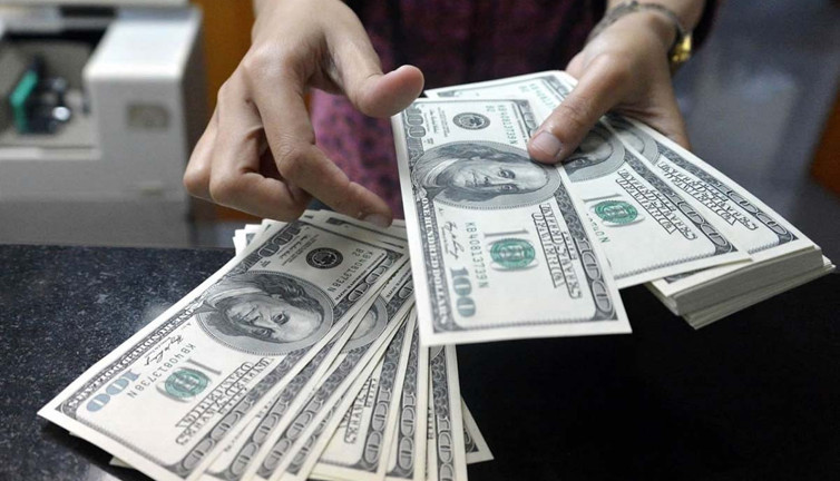 Dolar hesaplarında neler oluyor. Sinyali alan fırsatı kaçırmadı