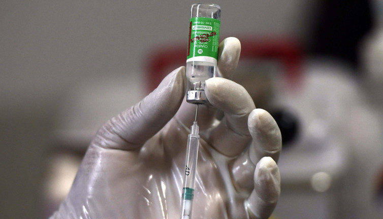 Covid-19 aşısı olmayanların hastalanma riski 4,5, ölüm riski 11 kat yüksek