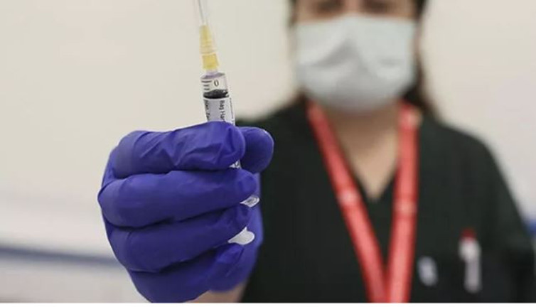 Korona aşısının boş şişelerini bile satmışlar