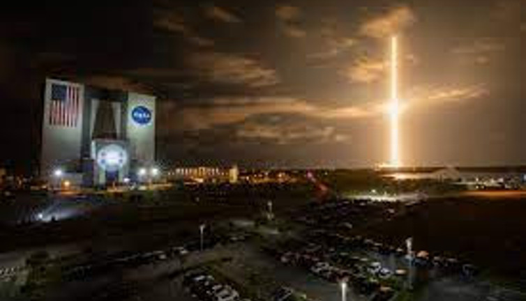 SpaceX 4 uzay turistini 3 gün dünyanın çevresinde gezdirecek