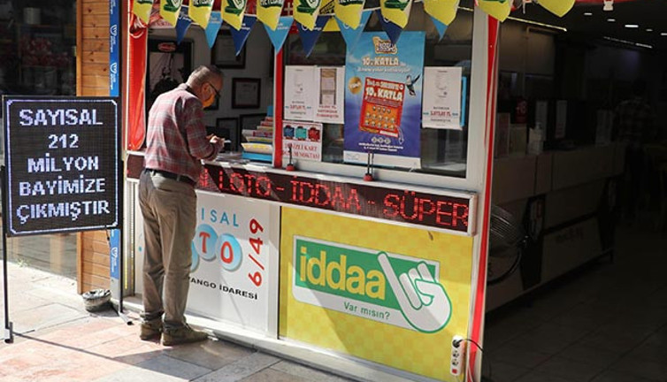 Sayısal Bayilerine giden herkes çok şaşırdı. Bir yıldır çıkmayan 212 milyonluk Sayısal Loto 1 kişiye çıktı