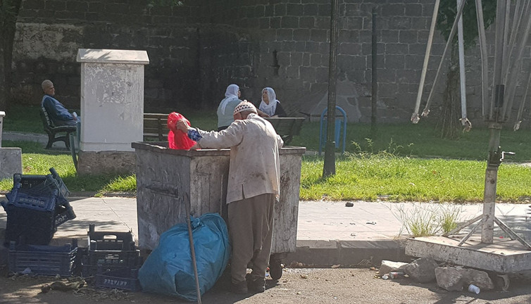 Hani çöpten beslenen kimse yoktu? Yöneticiler 'sıkıyor' ama gerçek bu. Bu da mı yalan?