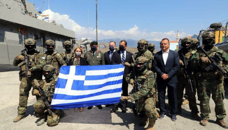 Yunan Genelkurmay Başkanı silahsız olması gereken burnumuzun dibindeki Meis Adası’na gelip meydan okumuş