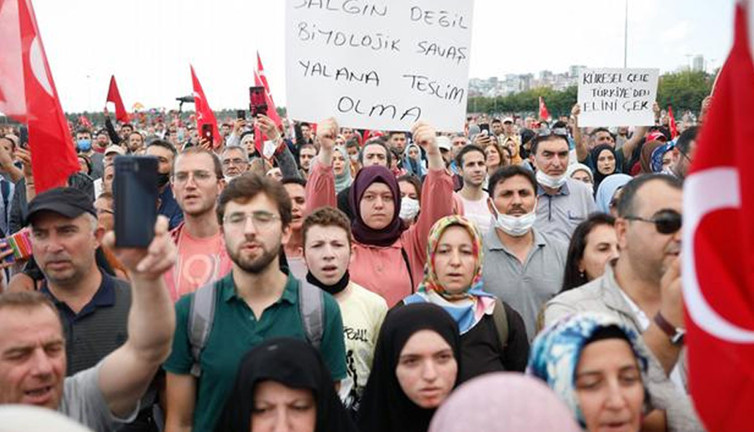 İstanbul’daki aşı karşıtı mitinge izin vermeyen kaymakam hakkında flaş gelişme