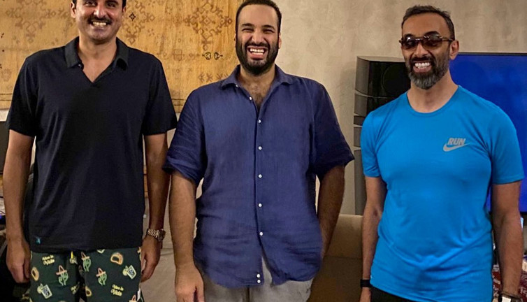 Katar Emiri, Suudi Veliaht Prensi ve BAE'li yetkili Kızıldeniz'de bir araya geldi