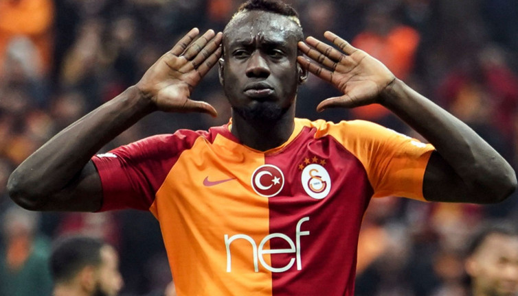 Diagne'den sitem dolu paylaşım: Anladık o senin oğlun!