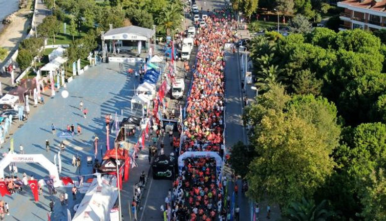 Kadıköy Yarı Maratonu'na 3 bin kişi katıldı