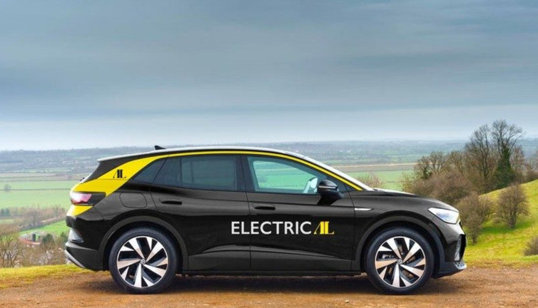 Uber’in büyük rakibinden elektrikli otomobil hamlesi