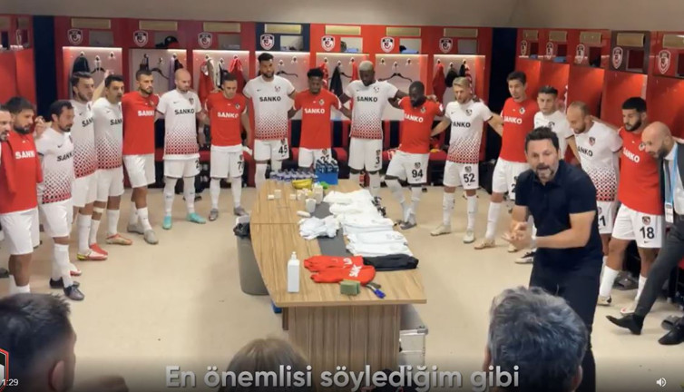 Erol Bulut tarihe geçen golün taktiğini soyunma odasında vermiş