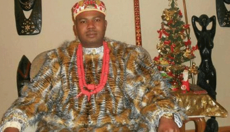 Nijeryalı kral belediye başkanı adayı oldu