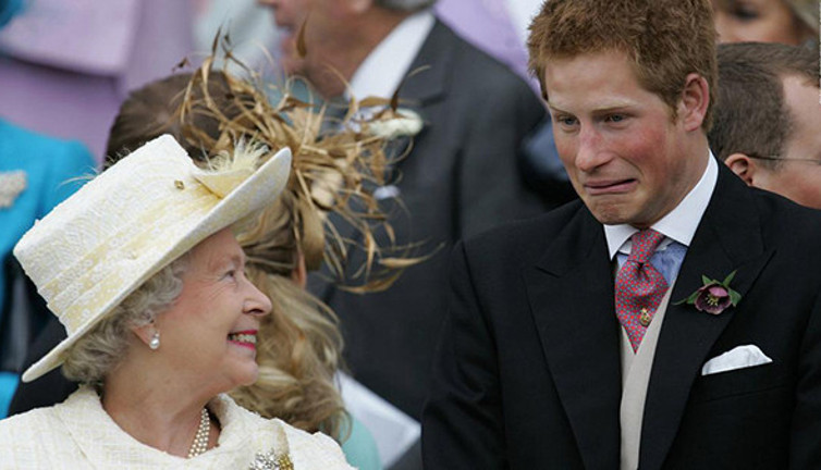 Prens Harry, BBC belgeselinde Kraliçe'yi taklit etti