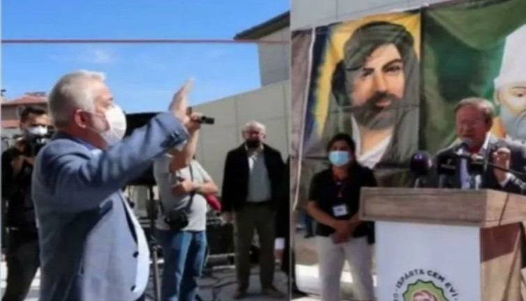 Cemevi açılışında Diyanet'i eleştirdi, AKP’li Belediye Başkanı kürsüye yürüdü