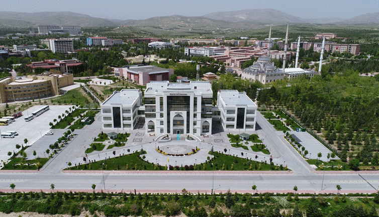 Aşısız öğrencilerin isimleri panoya asıldı