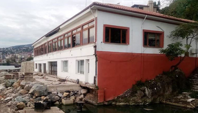 Zonguldak'taki tarihi Maden Mühendisleri Odası binası yıkılıyor