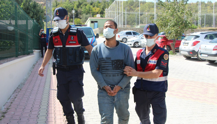 Sınırda yakalanan IŞİD'li terörist adliyeye sevk edildi